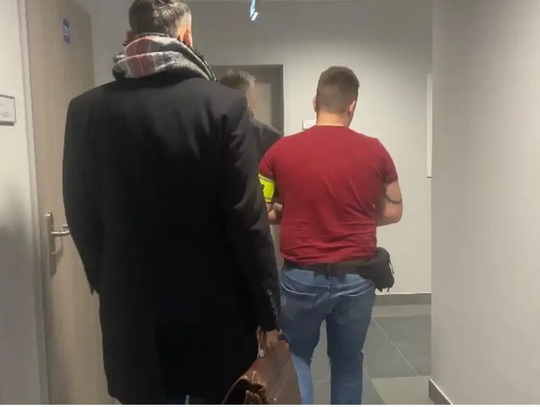 Budynek sądu, w którym zapadł prawomocny wyrok w sprawie znęcania się nad psem w Krapkowicach.