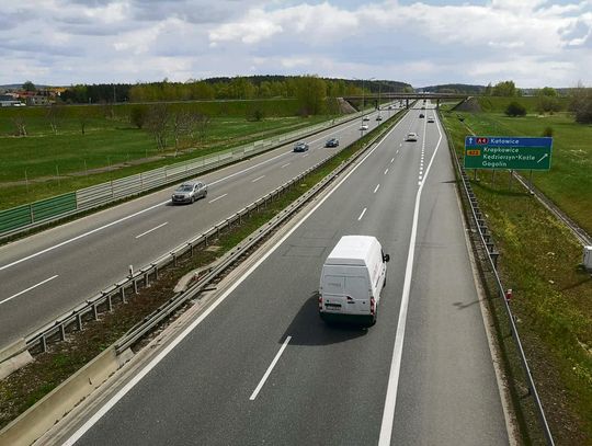 Autostrada A4 na odcinku Opole Południe – Krapkowice z intensywnym ruchem pojazdów