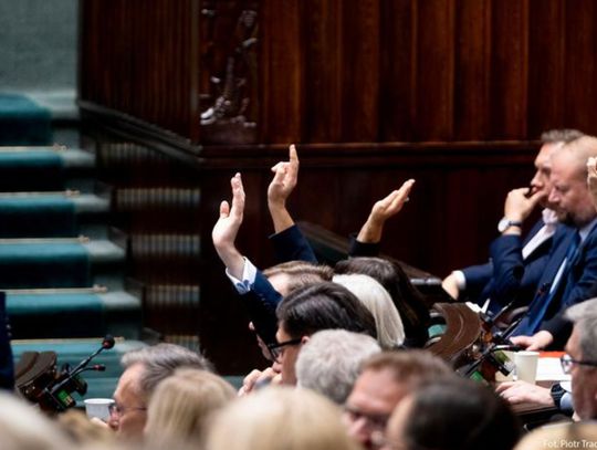 Sejm zdecydował: dwukadencyjność wójtów, burmistrzów i prezydentów miast pozostaje