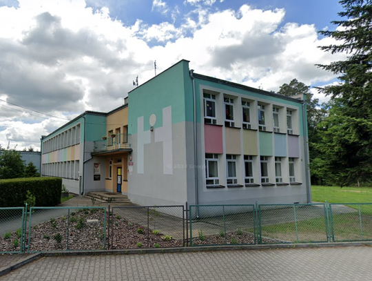 Skażenie wody bakteriami w szkole w Górażdżach. Woda niezdatna do picia