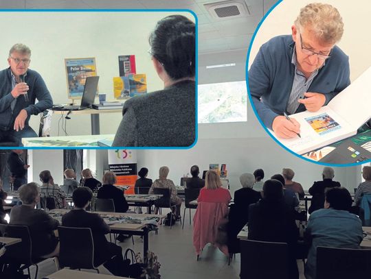 Peter Bienia podczas spotkania autorskiego w Bibliotece Publicznej w Zdzieszowicach, prezentujący zdjęcia z wyprawy na Island Peak.
