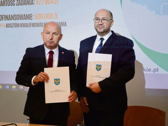 Polna droga w Straduni przeznaczona do przebudowy — trasa używana przez rolników i maszyny rolnicze