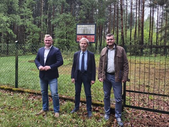 Modernizacja studni głębinowej w Strzeleczkach za ponad 1,2 mln zł ma poprawić bezpieczeństwo dostaw wody dla mieszkańców gminy.