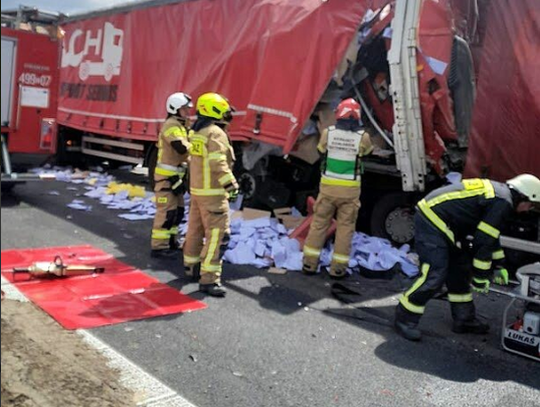 Tragiczny wypadek 3 ciężarówek na A4: jedna osoba nie żyje, są objazdy