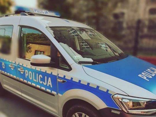 Policjanci z KPP w Krapkowicach podczas działań poszukiwawczych – akcja „Poszukiwany” 12 i 13 października 2026 roku.