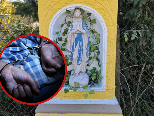 na zdjęciu Kapliczka w Ciesznowie, z której skradziono figurkę Matki Boskiej Ciesznowskiej i złodziej w kajdankach.