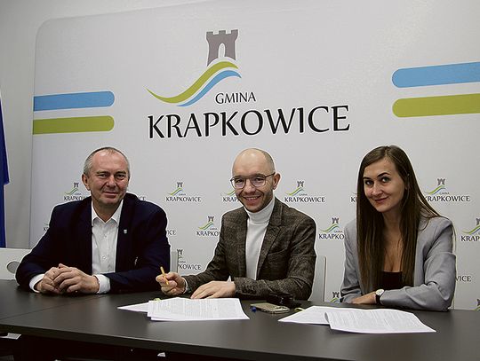 Umowa na projekt nowego budynku szkoły  w Rogowie Opolskim-podpisana