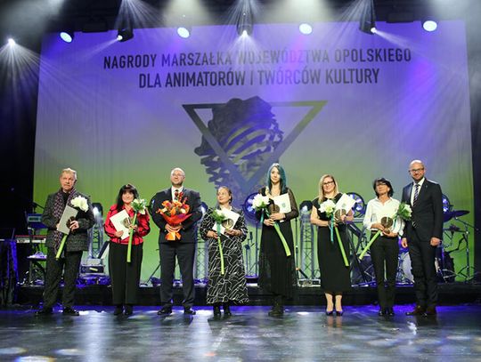 Walczańska bibliotekarka z wyróżnieniem Walczańska bibliotekarka z wyróżnieniem