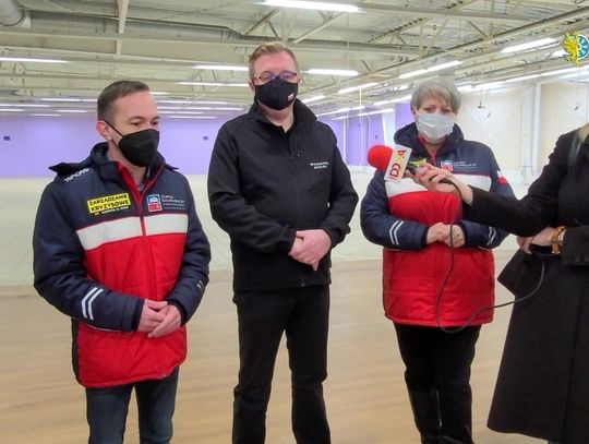 [ZDJĘCIA I VIDEO] Wojewódzki Magazyn Pomocy Humanitarnej w Krapkowicach już działa!