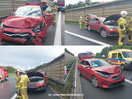 Rozbite samochody osobowe po wypadku na autostradzie A4 w powiecie krapkowickim. Na miejscu pracują strażacy, policjanci i ratownicy medyczni.