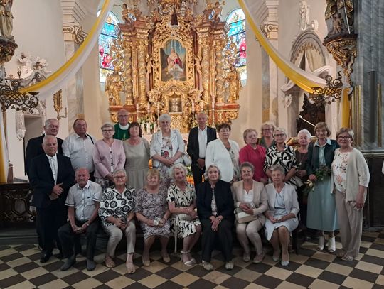 Po 60 latach wrócili do rodzinnej parafii. W Jasionej odbyły się wzruszające obchody 60. rocznicy I Komunii Świętej mieszkańców miejscowości i okolic.