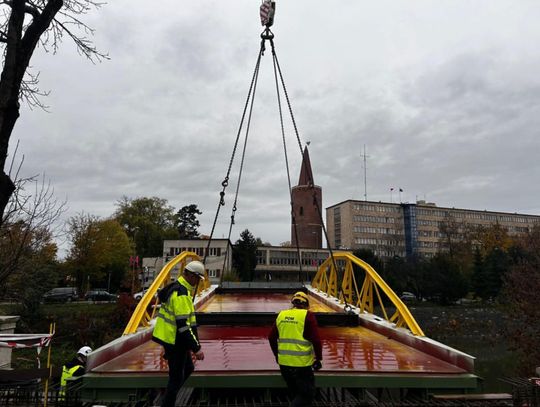 Z Krapkowic do Opola dotarł pierwszy transport elementów Mostu Zamkowego Z Krapkowic do Opola dotarł pierwszy transport elementów Mostu Zamkowego