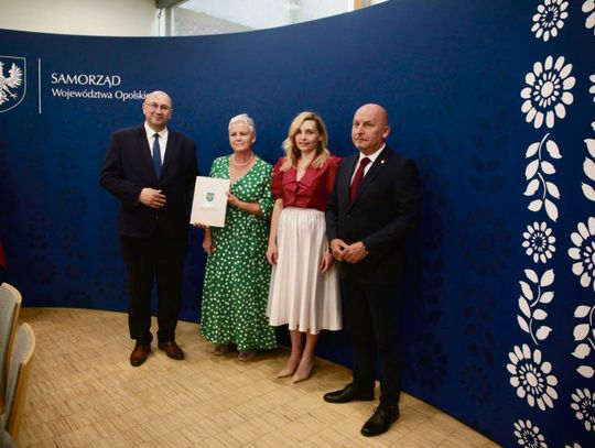 Planowany teren rekreacyjny w Zabierzowie z altaną, ścieżką spacerową i zielonymi nasadzeniami przy stawie