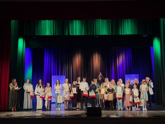 13-letnia Hanna Gach z Walec podczas finału Konkursu Piosenki Niemieckiej SUPERSTAR 2026 w Ozimku.