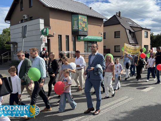 Drugi dzień Dni Zdzieszowic 2026 rozpoczął się kolorowym korowodem i koncertami w Parku Miejskim. Z powodu pogody organizatorzy zdecydowali o wcześniejszym zakończeniu imprezy.