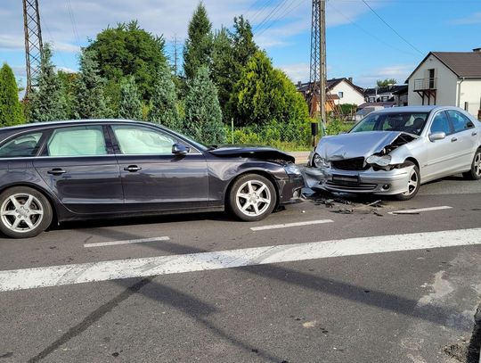 [AKTUALIZACJA]  Kraksa na krzyżówce w centrum miasta