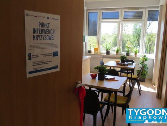 [ZDJĘCIA] - Nowy Punkt Interwencji Kryzysowej w Krapkowicach już działa. Darmowa pomoc dostępna natychmiast