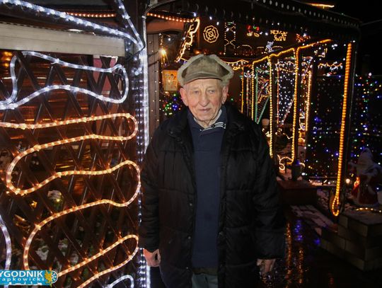 [ZDJĘCIA] Świąteczna iluminacja w Krapkowicach: Jaschikowie znów zapraszają