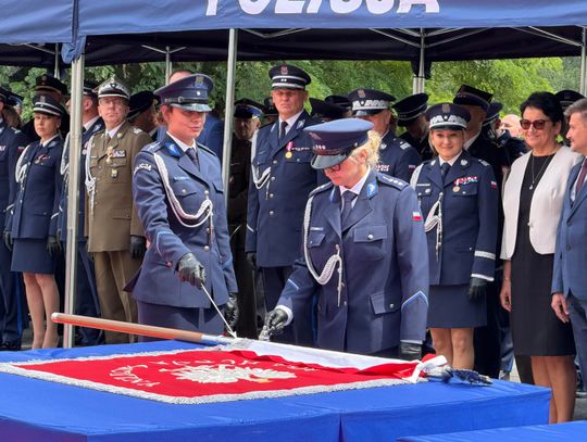 [Zdjęcia] Święto Policji w Krapkowicach. Sztandar dla krapkowickiej komendy