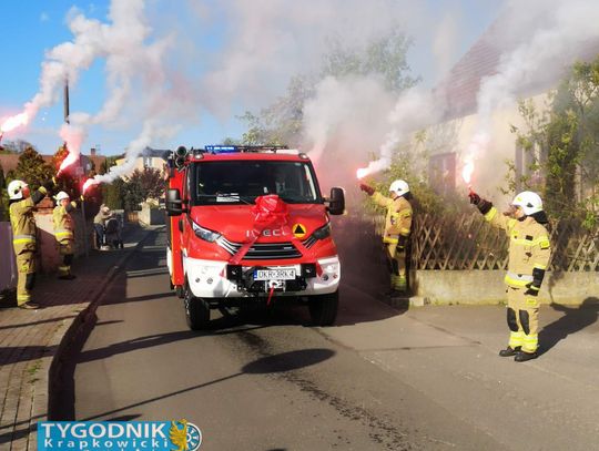 [ZDJĘCIA] Święto w Żyrowej. Nowoczesny wóz strażacki zasilił miejscową OSP
