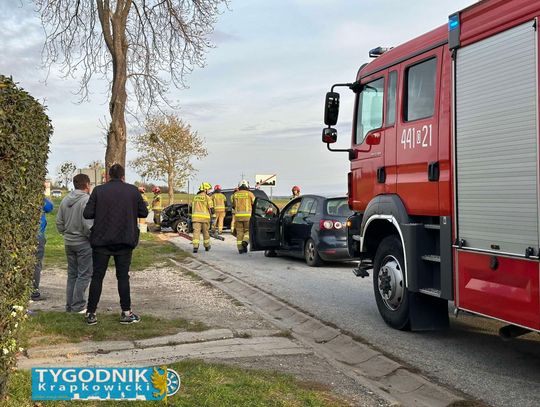 [ZDJĘCIA] Wypadek osobówek na drodze wojewódzkiej nr 409 w Gogolinie