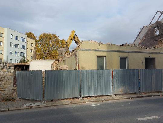 Znikają stare budynki, nadchodzi nowa era Znikają stare budynki, nadchodzi nowa era