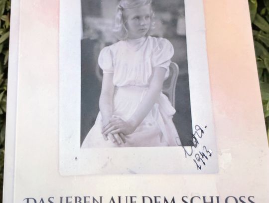 „Życie na zamku” – niezwykłe wspomnienia córki ostatniego właściciela pałacu w Mosznej