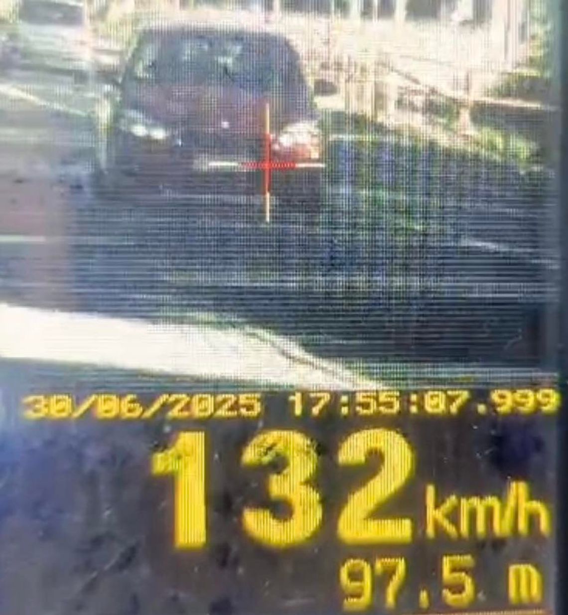 132 km/h w środku Krapkowic. 18-latek prawo jazdy miał od miesiąca – już je stracił