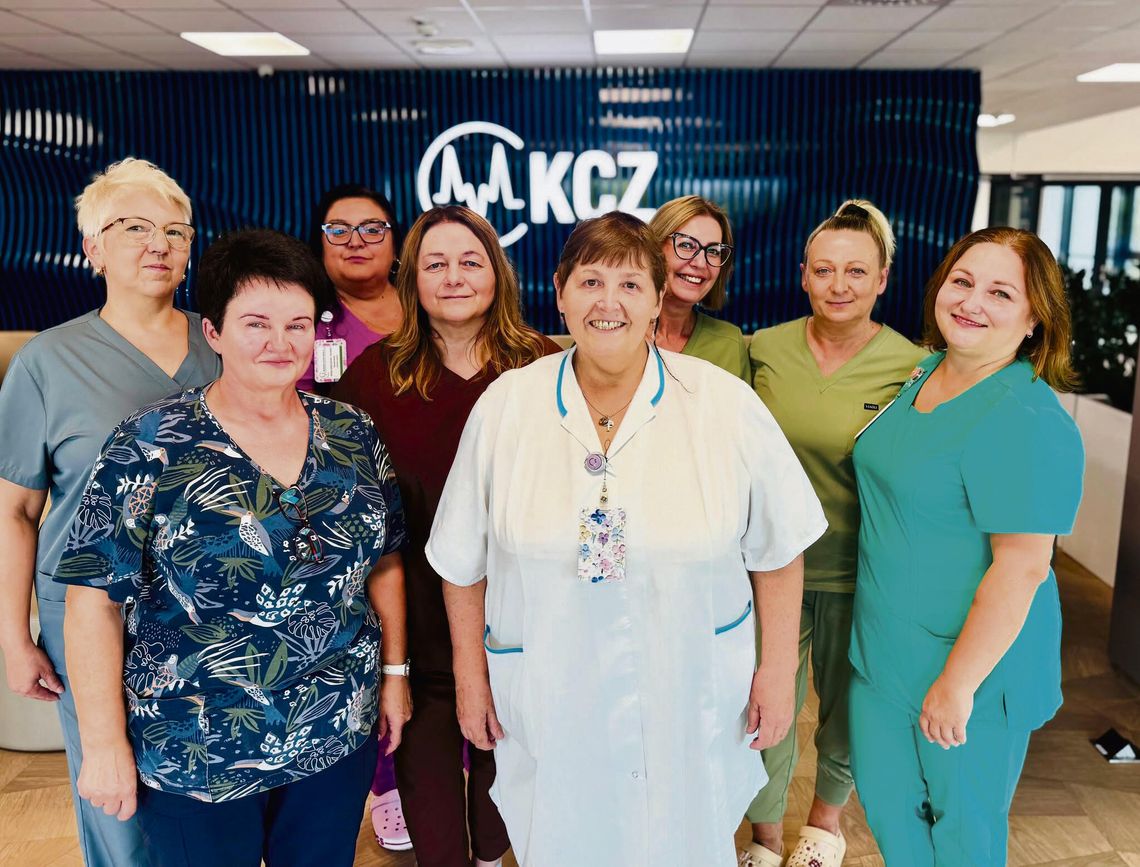 38 lat przy pacjentkach. Elżbieta Kuczyńska odchodzi na emeryturę ze szpitala w Krapkowicach Elżbieta Kuczyńska, położna szpitala w Krapkowicach, która po 38 latach pracy zawodowej przechodzi na emeryturę.