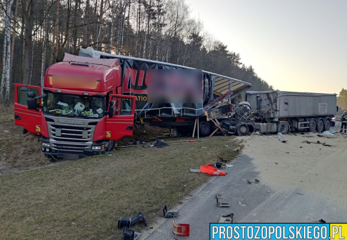 [AKTUALIZACJA] Autostrada częściowo zablokowana i korki w centrum regionu – to skutki zderzenia ciężarówek