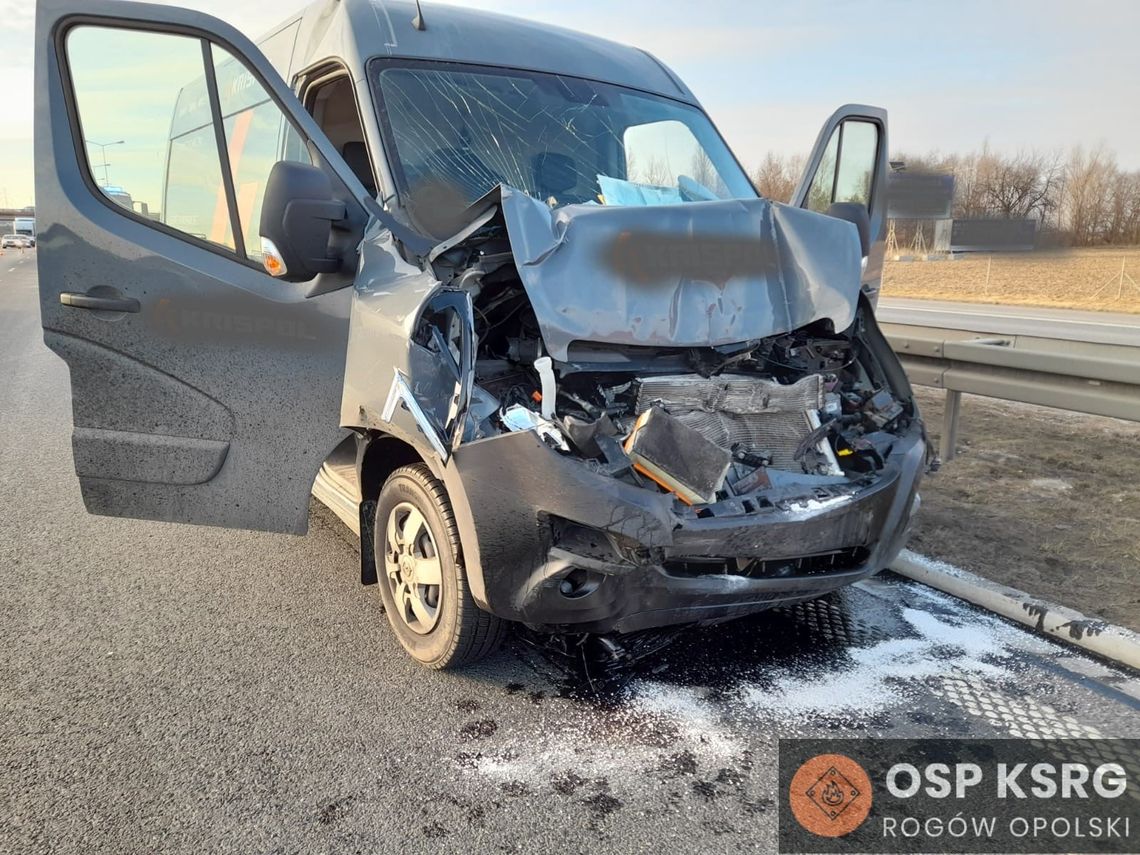 Autostrada A4: Ciężarówka zderzyła się z busem