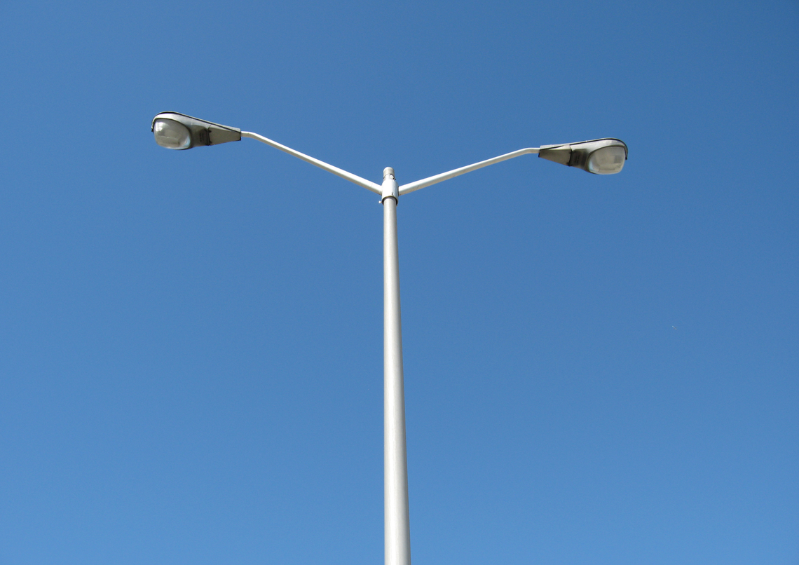 Modernizacja oświetlenia ulicznego w gminie Strzeleczki – wymiana opraw oświetleniowych przy drodze