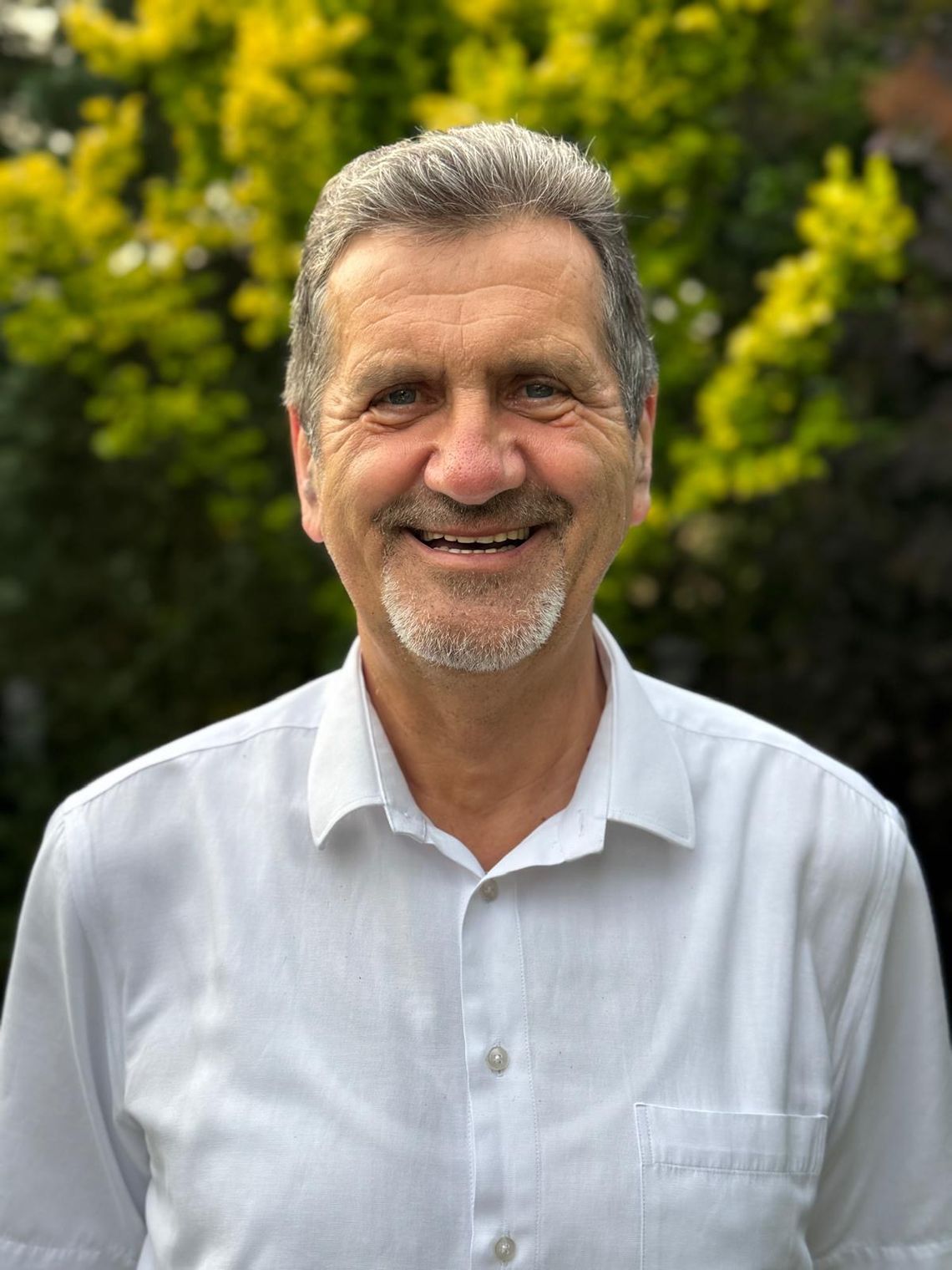 Bernard Friedla z prestiżowym wyróżnieniem. Radni byli jednogłośni Bernard Friedla podczas sesji Rady Miejskiej w Krapkowicach, gdzie przyznano mu odznakę honorową „Zasłużony dla Miasta i Gminy Krapkowice”.