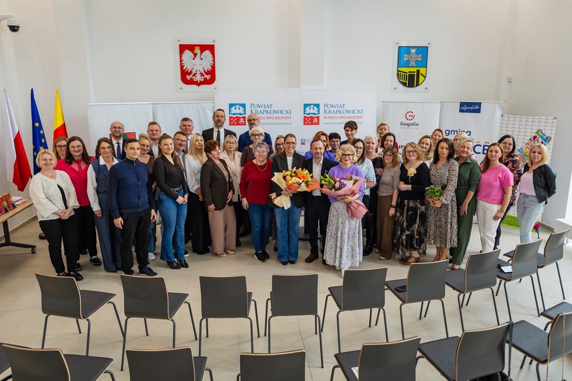 Bibliotekarze z całego powiatu świętowali swój dzień w Zdzieszowicach Bibliotekarze z całego powiatu świętowali swój dzień w Zdzieszowicach