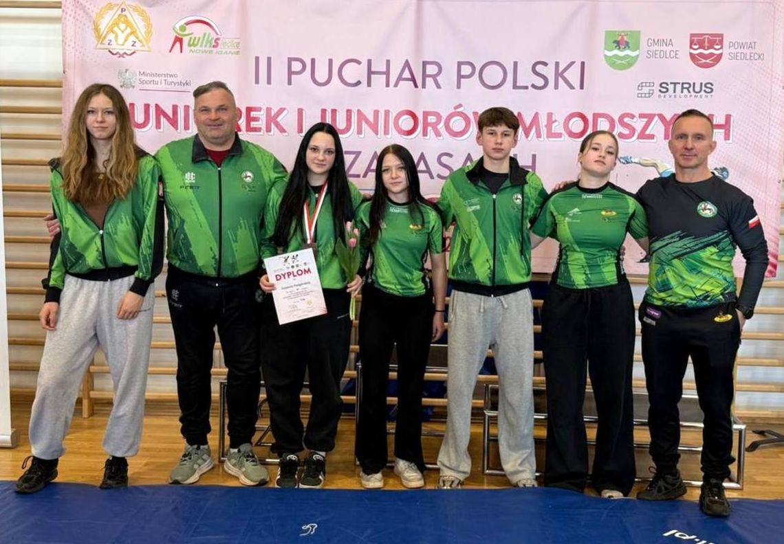 Zawodniczka ZKS Gogolin podczas walki na macie w turnieju Pucharu Polski w zapasach