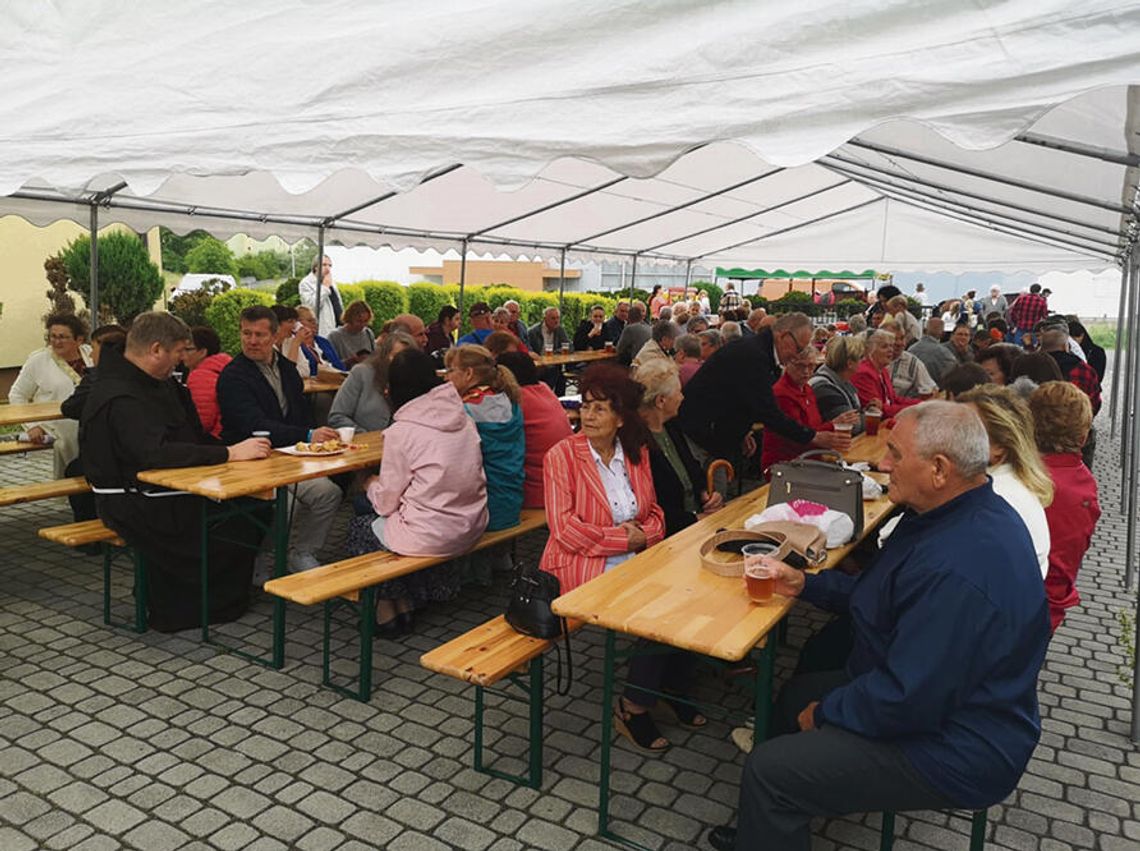 Deszcz nie przeszkodził we wspólnym świętowaniu