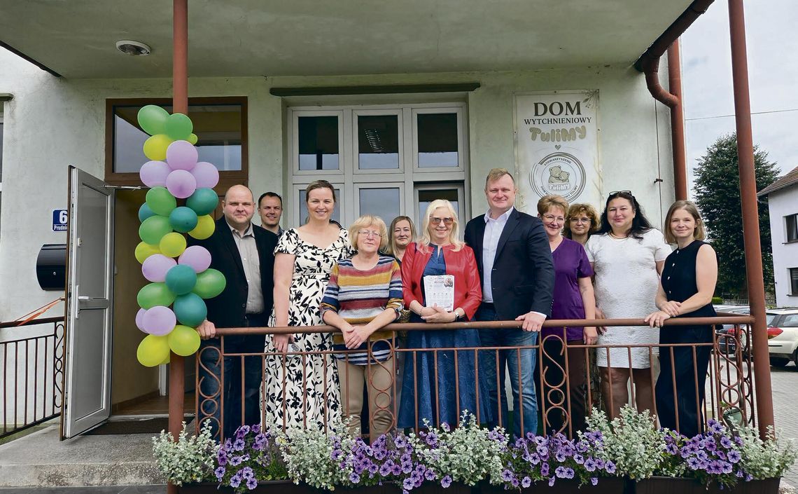 Dom Wytchnieniowy TuliMy już otwarty! W Zielinie powstało miejsce, które odciąży rodziny dzieci z niepełnosprawnościami Uroczyste otwarcie Domu Wytchnieniowego TuliMy w Zielinie przy ul. Prudnickiej 6 z udziałem władz i organizatorów.
