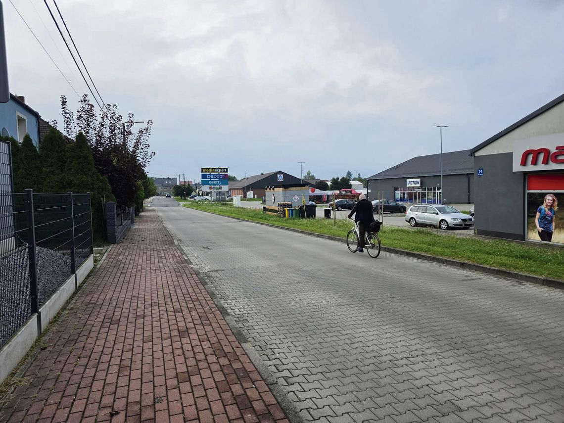 Dwa nowe przystanki na mapie gminy Krapkowice Ulica Ligonia w Krapkowicach, przy której ma powstać nowy przystanek autobusowy w sąsiedztwie centrum handlowego