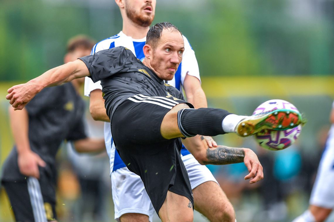 Gogolin rozdaje karty Gogolin rozdaje karty