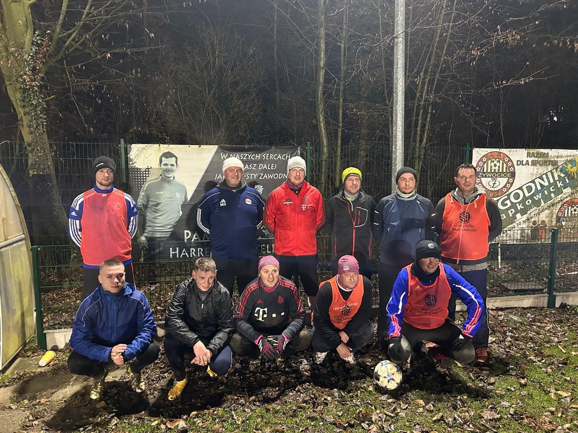 Harry Cup Żywocice WER Arena Żywocice lokalny sport rekreacyjny mecz towarzyski przed świętami wydarzenia sportowe Żywocice ku pamięci Haralda Barteli