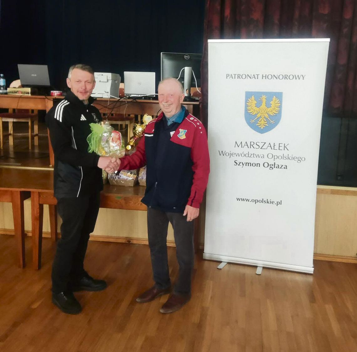 Zawodnicy podczas IV Grand Prix Opolskiego Związku Skata w Kujawach