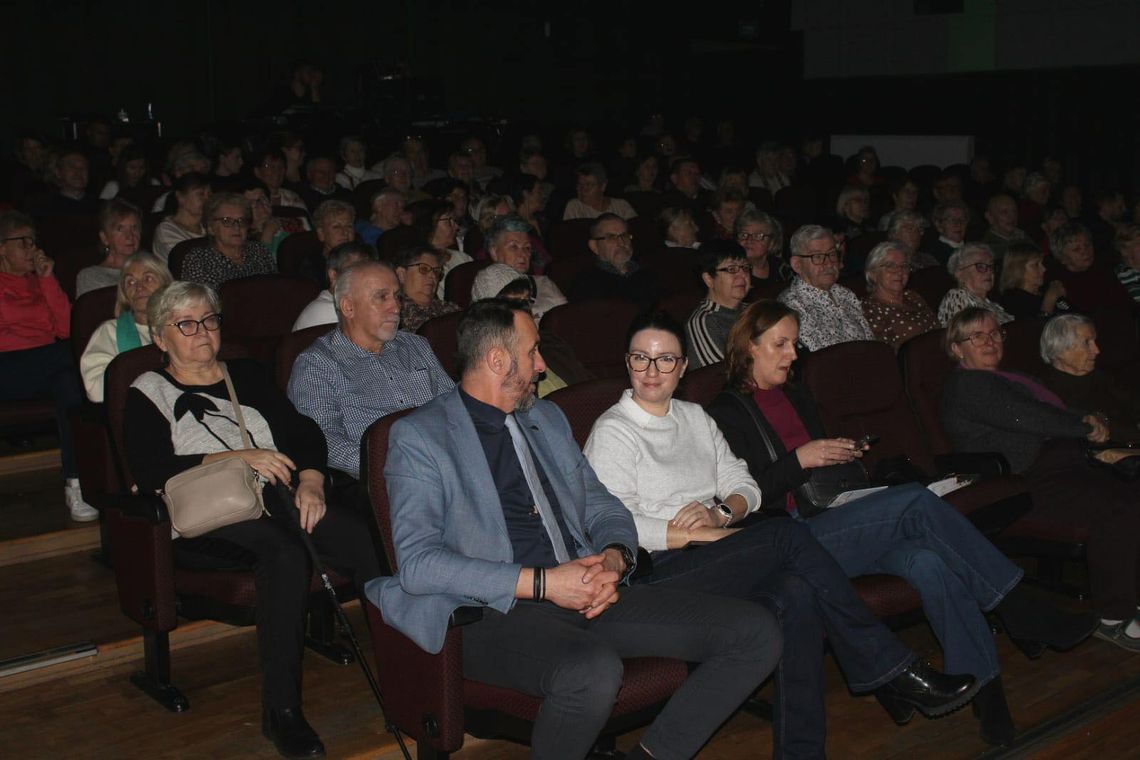 Kolędy, mażoretki i świąteczna atmosfera. Seniorzy spotkali się w Zdzieszowicach