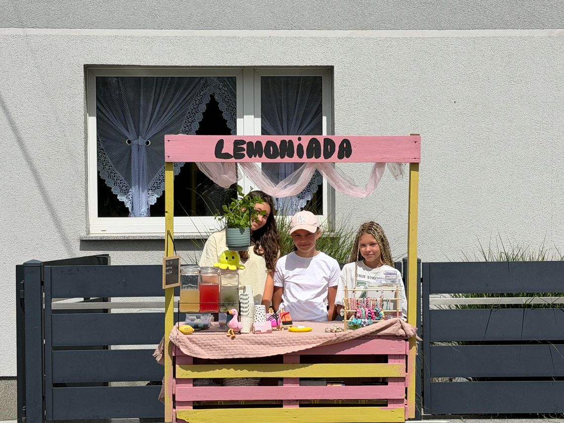 Lemoniada i biżuteria na Wapiennej Interes na Wapiennej rozkręca się z roku na rok.