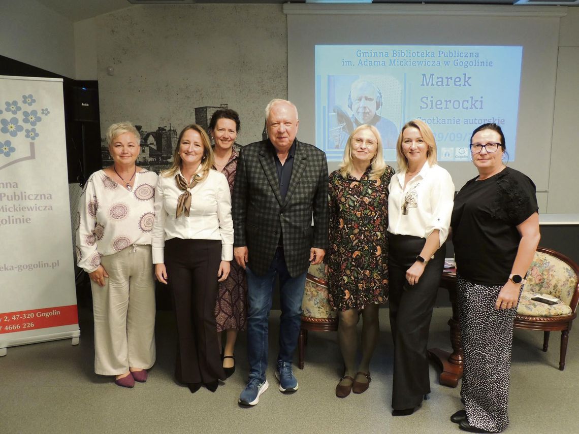 Marek Sierocki w Gogolinie. Dziennikarz zdradził kulisy pracy z gwiazdami i telewizją Marek Sierocki podczas spotkania z mieszkańcami w Gminnej Bibliotece Publicznej w Gogolinie