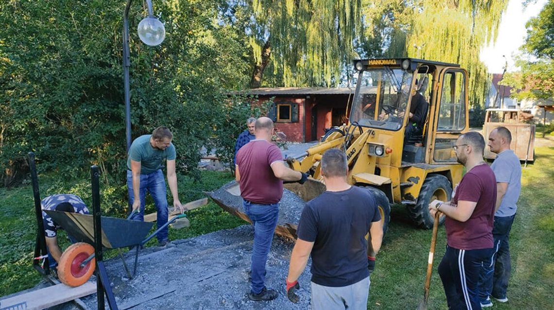 Mieszkańcy Straduni dbają  o swoją wieś