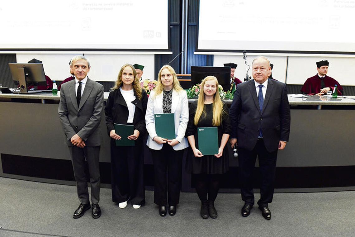 Młode badaczki nagrodzone za innowacje w branży cementowej Młode badaczki nagrodzone za innowacje w branży cementowej