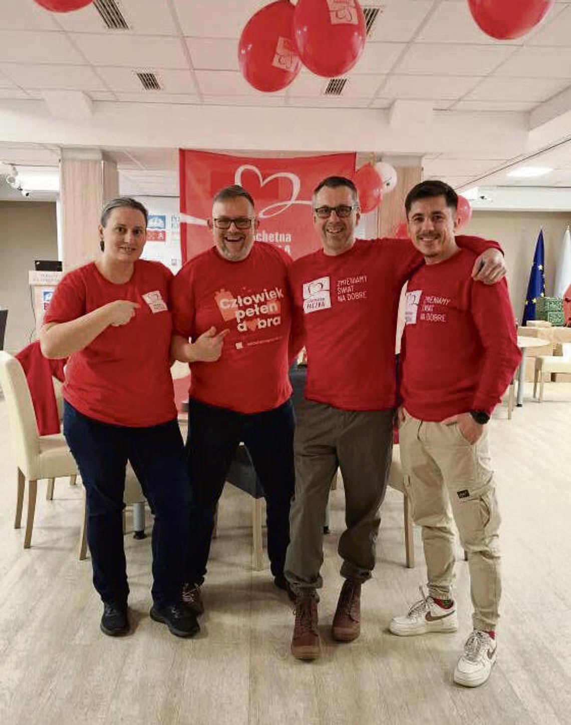 „Nie trzeba zmieniać całego świata. Czasami wystarczy zmienić świat jednego człowieka” Krzysztof Molfa, radny i członek Zarządu Powiatu Krapkowickiego, w rozmowie o wolontariacie, pomocy powodzianom i przyszłości Zdzieszowic.