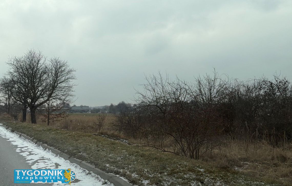 Nowe Dino będzie w Choruli! Znamy oficjalne miejsce nowego sklepu sieci Plac pod budowę nowego sklepu Dino przy ulicy Opolskiej w Choruli