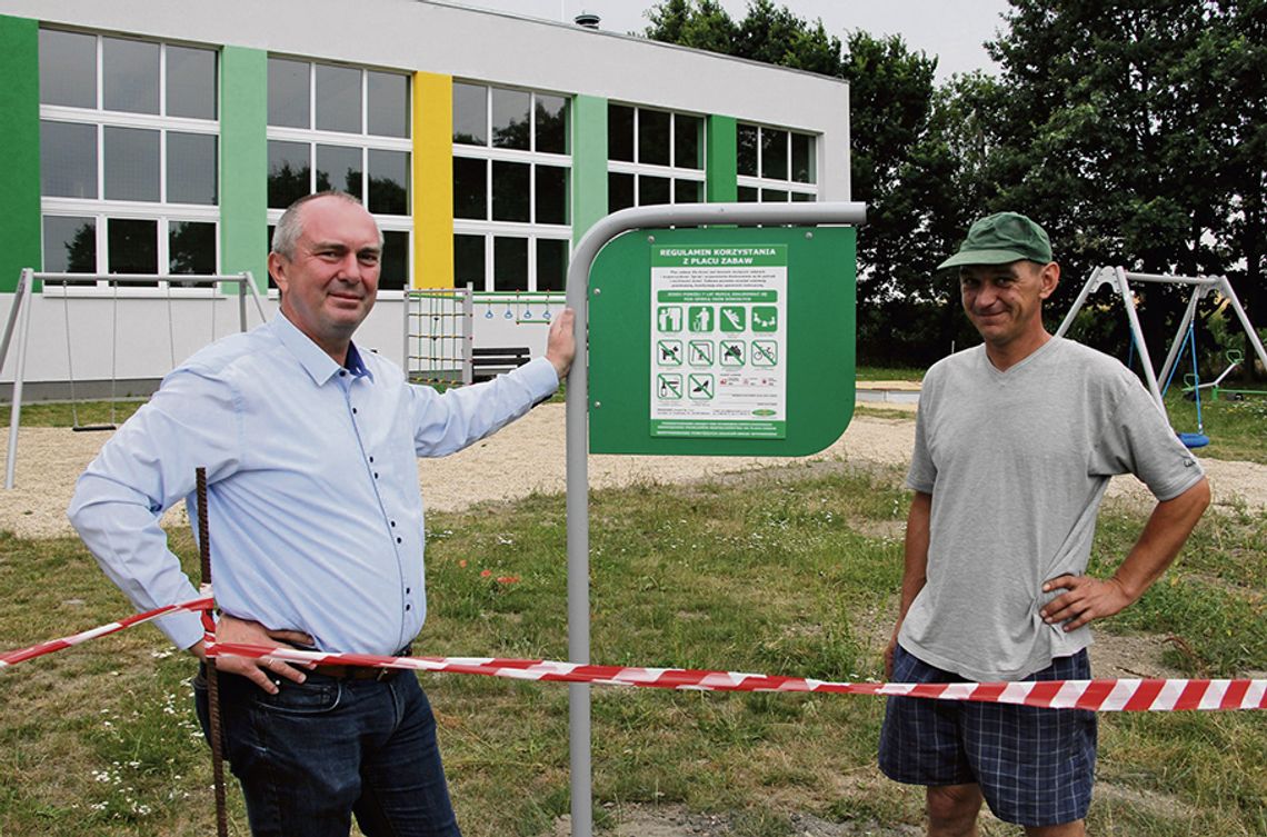 Nowe urządzenia na placach zabaw