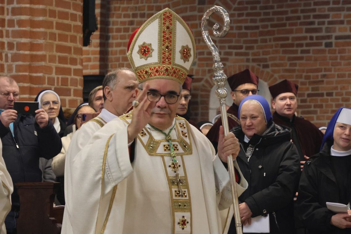Nuncjusz Apostolski z wizytą na Opolszczyźnie: „Biada nam, jeśli nie będziemy głosić nadziei” Nuncjusz Apostolski z wizytą na Opolszczyźnie: „Biada nam, jeśli nie będziemy głosić nadziei”